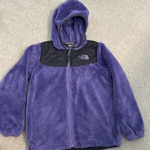 North face toddler jacket purple with black accents. Toddler size 5